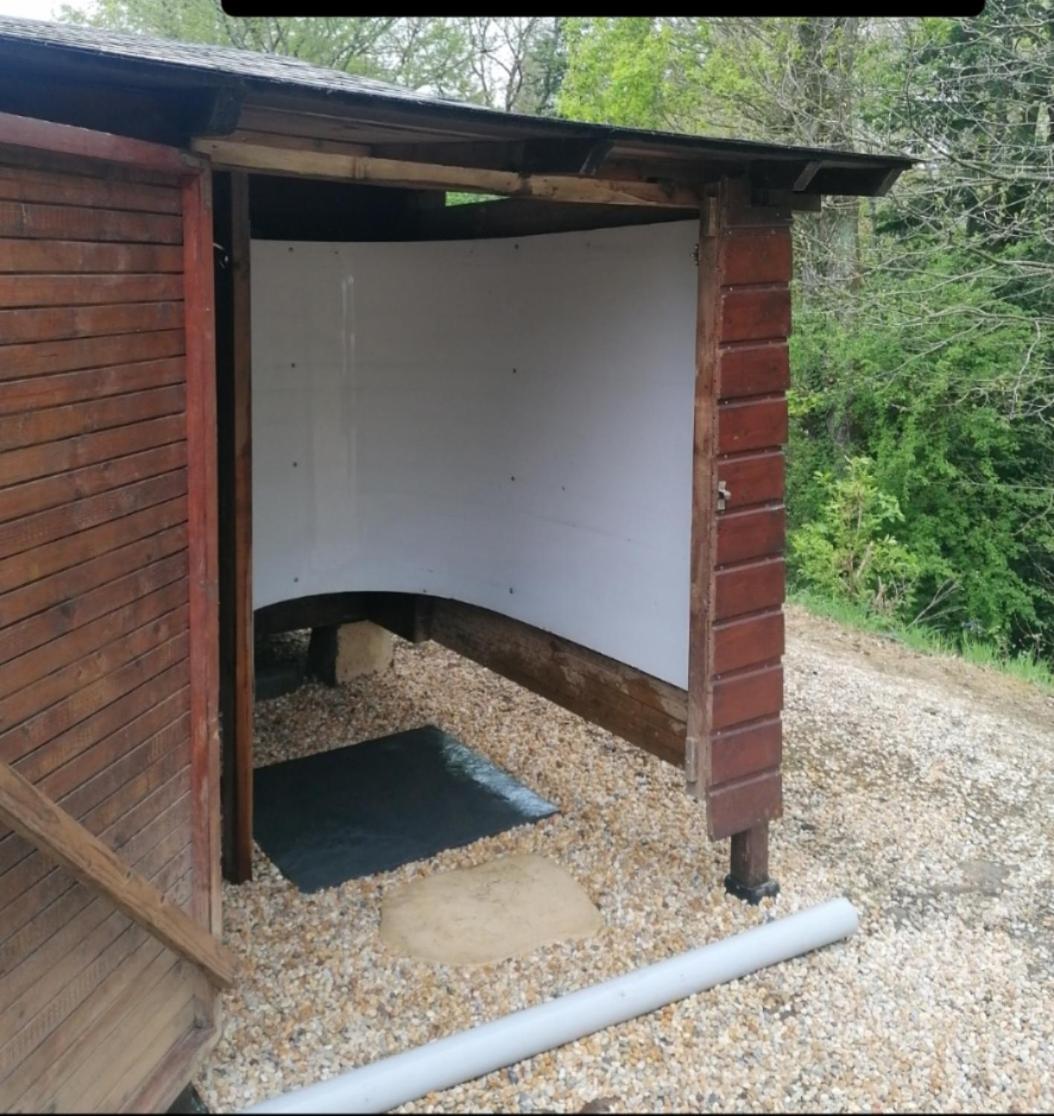 Chalet En Pleine Nature Au Bord D'Un Etang Lanvallay エクステリア 写真